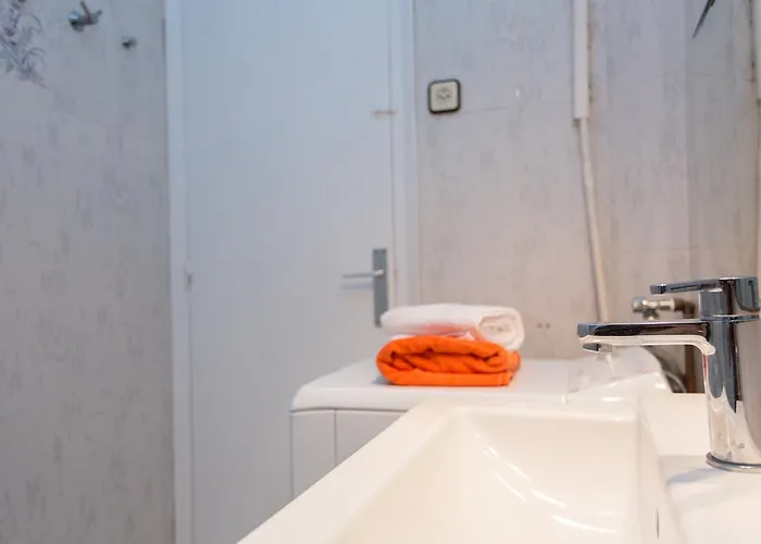 Liliane דירה סיטגס